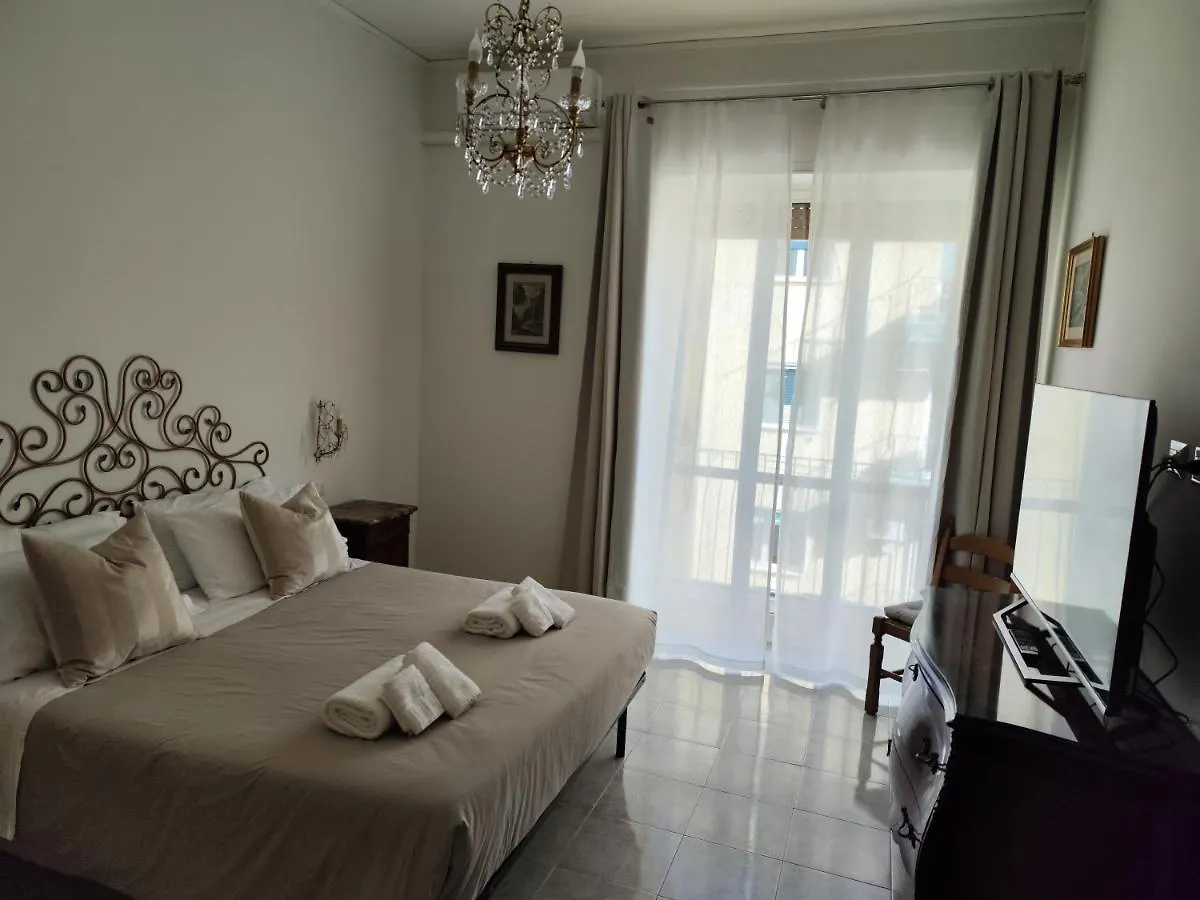 Ianos Apartment Neapol